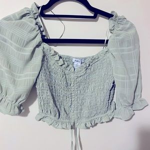 Green long sleeve crop top!